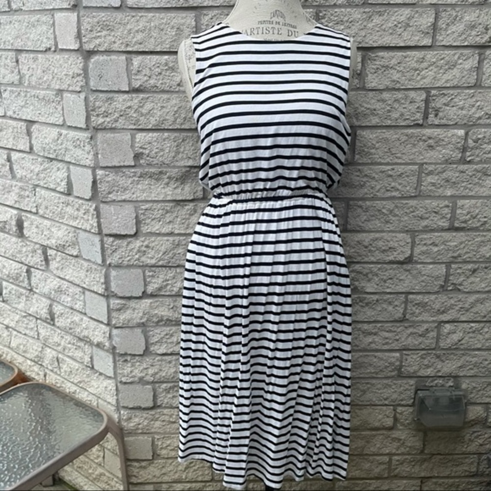 Loft Dress medium - Picture 2 of 3